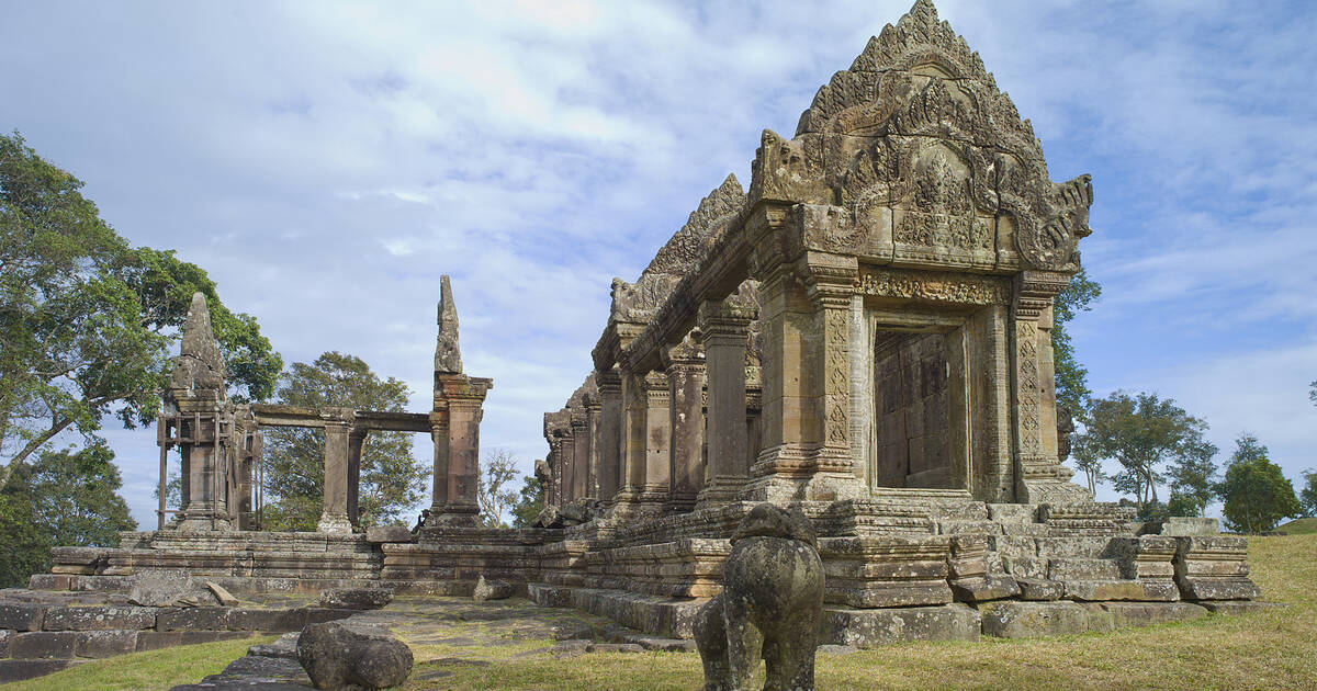 1-Day Tour: Koh Ker & Preah Vihear Temples